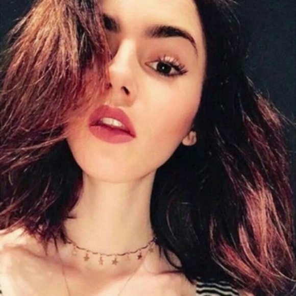 Jewelry - ✨⭐NEW Dainty Golden Choker w/ Stars⭐✨